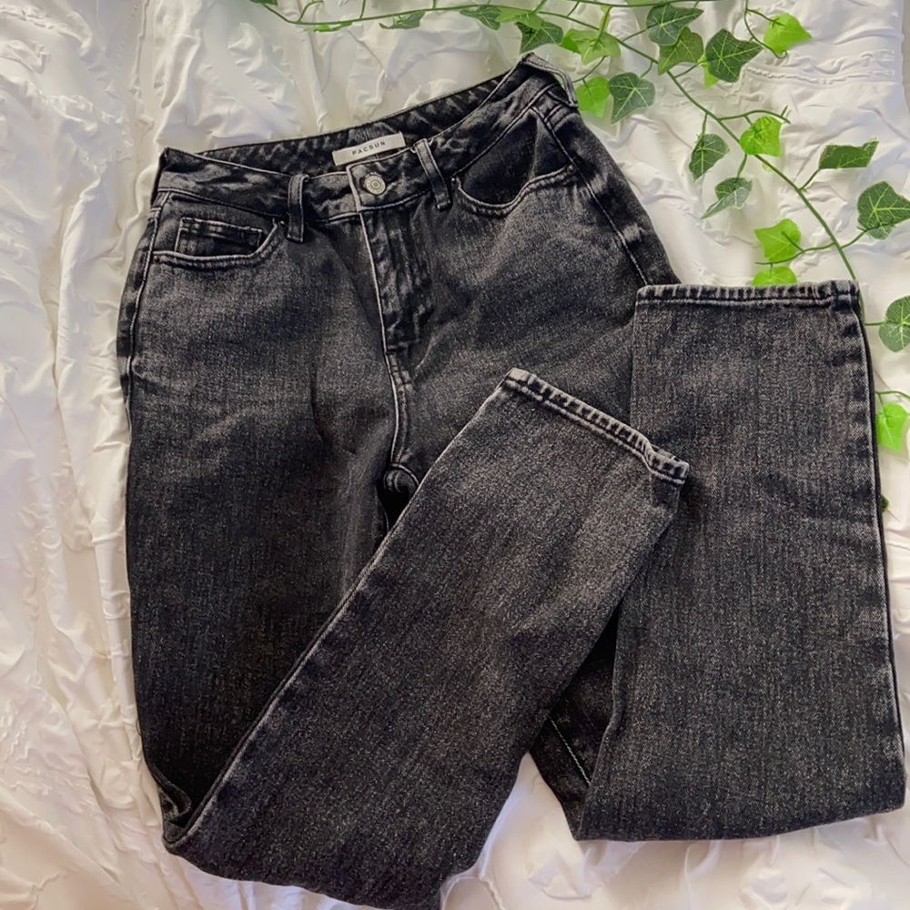 Black mom jeans